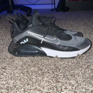 Nike Airmax 2090 black wolf gray size- mens 11